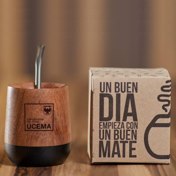 MATE DE MADERA CON BASE PINTADA Y BOMBILLA CON BOMBILLA DE METAL