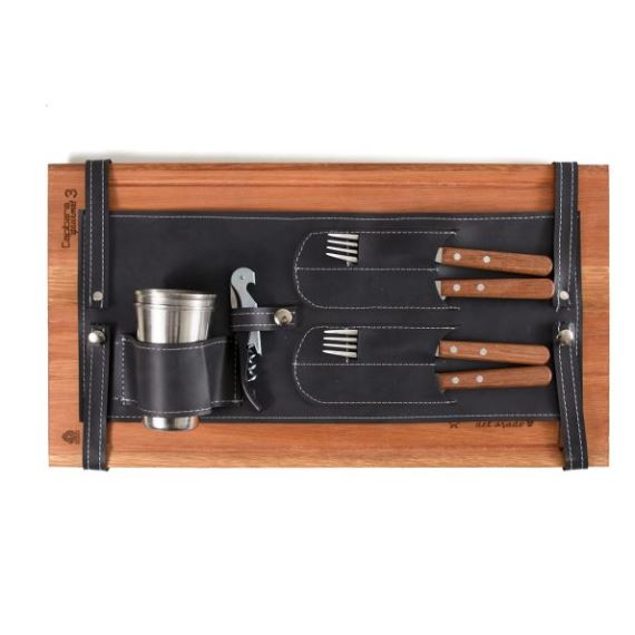 TABLA DE ASADO GOURMET CON CUBIERTOS 'TRAMONTINA', VASOS Y DESTAPADOR